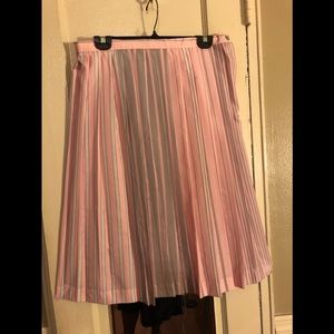 Pin stripe pleated skirt